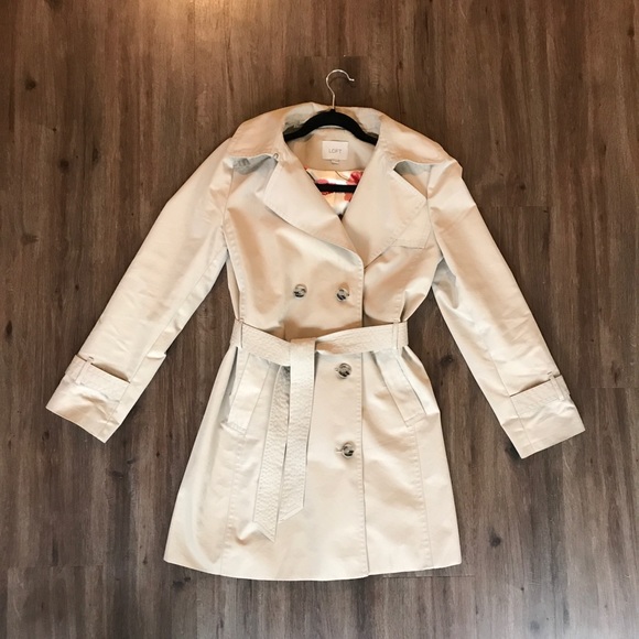 LOFT Jackets & Blazers - Ann Taylor LOFT trench coat size 6